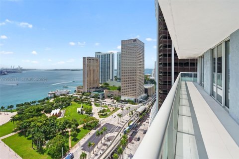 Condo in Miami, Florida, 3 bedrooms  № 2068128 - photo 16