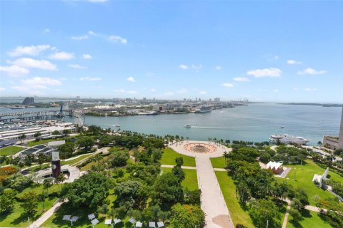 Condo in Miami, Florida, 3 bedrooms  № 2068128 - photo 21