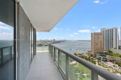Condo in Miami, Florida, 3 bedrooms  № 2068128 - photo 15