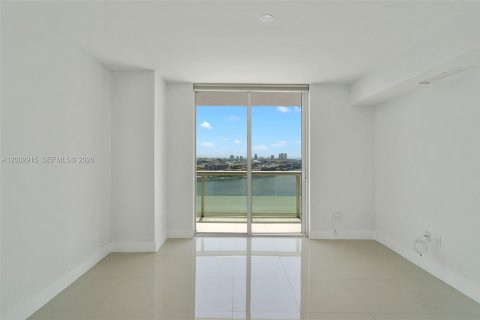 Condo in Miami, Florida, 3 bedrooms  № 2068128 - photo 9