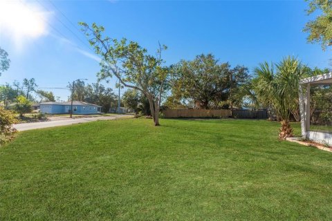 House in Saint Petersburg, Florida 3 bedrooms, 107.77 sq.m. № 1884020 - photo 19