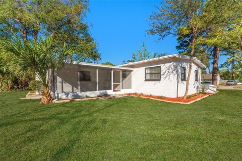 House in Saint Petersburg, Florida 3 bedrooms, 107.77 sq.m. № 1884020 - photo 18