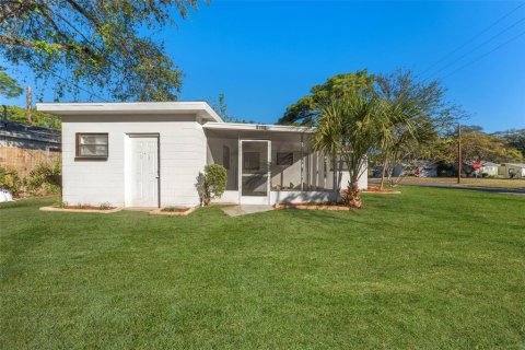 House in Saint Petersburg, Florida 3 bedrooms, 107.77 sq.m. № 1884020 - photo 21