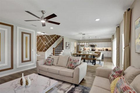 House in Davenport, Florida 5 bedrooms, 272.48 sq.m. № 2267139 - photo 9
