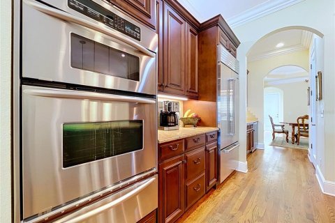 House in Tampa, Florida 5 bedrooms, 337.7 sq.m. № 2095599 - photo 26