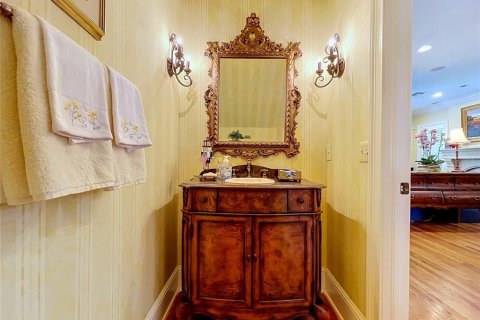 House in Tampa, Florida 5 bedrooms, 337.7 sq.m. № 2095599 - photo 16