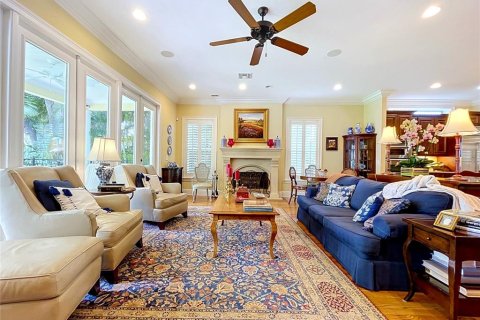 House in Tampa, Florida 5 bedrooms, 337.7 sq.m. № 2095599 - photo 20