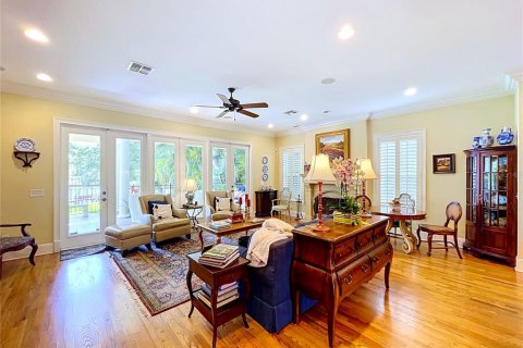 House in Tampa, Florida 5 bedrooms, 337.7 sq.m. № 2095599 - photo 17
