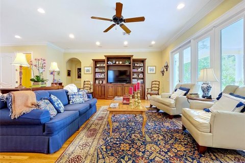 House in Tampa, Florida 5 bedrooms, 337.7 sq.m. № 2095599 - photo 21