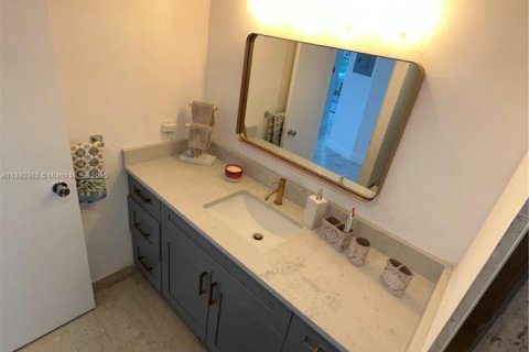 Снять в аренду кондоминиум в Помпано-Бич, Флорида 2 спальни, 165.46м2, № 1929070 - фото 18