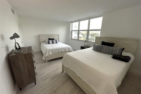 Снять в аренду кондоминиум в Помпано-Бич, Флорида 2 спальни, 165.46м2, № 1929070 - фото 15