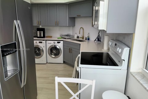 Снять в аренду кондоминиум в Помпано-Бич, Флорида 2 спальни, 165.46м2, № 1929070 - фото 14