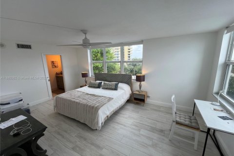 Снять в аренду кондоминиум в Помпано-Бич, Флорида 2 спальни, 165.46м2, № 1929070 - фото 20