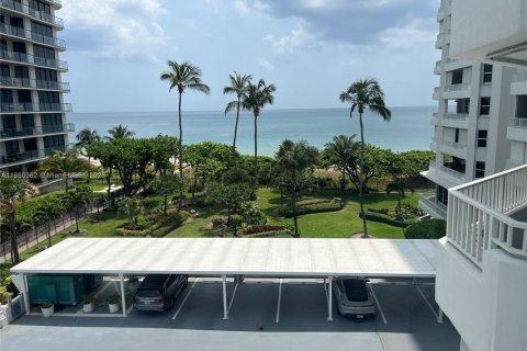 Снять в аренду кондоминиум в Помпано-Бич, Флорида 2 спальни, 165.46м2, № 1929070 - фото 30