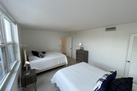 Снять в аренду кондоминиум в Помпано-Бич, Флорида 2 спальни, 165.46м2, № 1929070 - фото 17