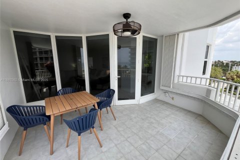 Снять в аренду кондоминиум в Помпано-Бич, Флорида 2 спальни, 165.46м2, № 1929070 - фото 28