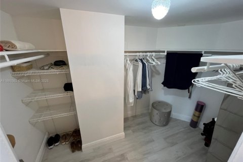 Снять в аренду кондоминиум в Помпано-Бич, Флорида 2 спальни, 165.46м2, № 1929070 - фото 26