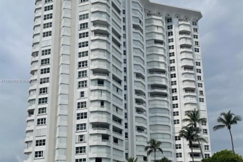 Снять в аренду кондоминиум в Помпано-Бич, Флорида 2 спальни, 165.46м2, № 1929070 - фото 2