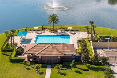 House in Orlando, Florida 4 bedrooms, 395.76 sq.m. № 1609262 - photo 7