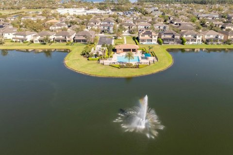 House in Orlando, Florida 4 bedrooms, 395.76 sq.m. № 1609262 - photo 12