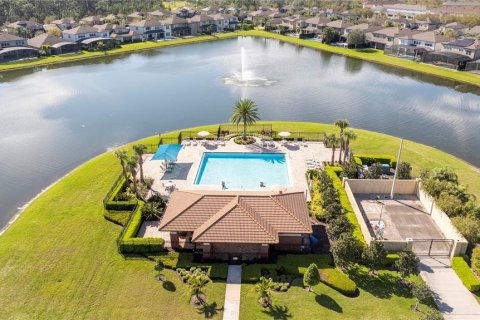 House in Orlando, Florida 4 bedrooms, 395.76 sq.m. № 1609262 - photo 10