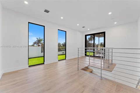 Купить таунхаус в Форт-Лодердейл, Флорида 4 спальни, 237.55м2, № 1995283 - фото 17