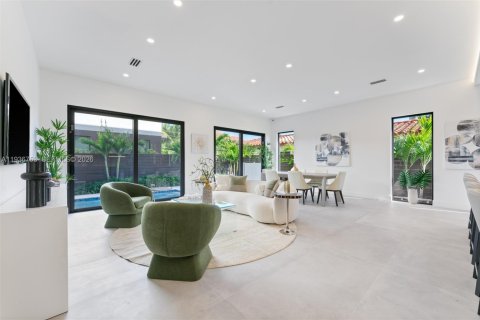 Купить таунхаус в Форт-Лодердейл, Флорида 4 спальни, 237.55м2, № 1995283 - фото 2