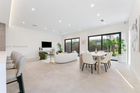 Купить таунхаус в Форт-Лодердейл, Флорида 4 спальни, 237.55м2, № 1995283 - фото 3