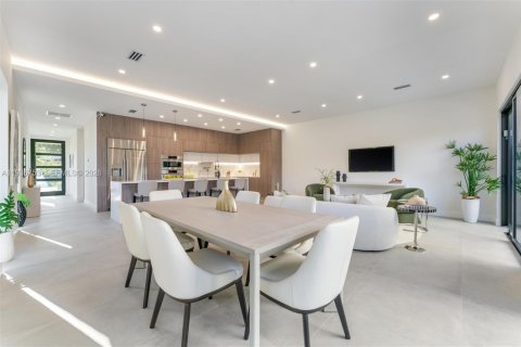 Купить таунхаус в Форт-Лодердейл, Флорида 4 спальни, 237.55м2, № 1995283 - фото 4