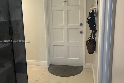 Condo in Pompano Beach, Florida, 1 bedroom  № 1895257 - photo 6