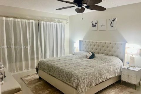 Condo in Pompano Beach, Florida, 1 bedroom  № 1895257 - photo 3