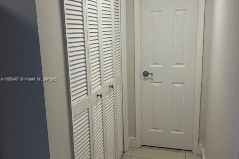 Condo in Pompano Beach, Florida, 1 bedroom  № 1895257 - photo 9