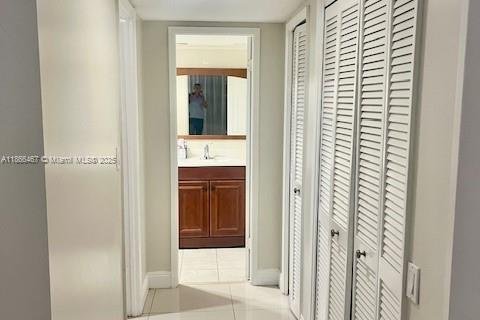 Condo in Pompano Beach, Florida, 1 bedroom  № 1895257 - photo 12