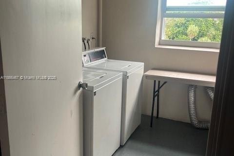 Condo in Pompano Beach, Florida, 1 bedroom  № 1895257 - photo 18