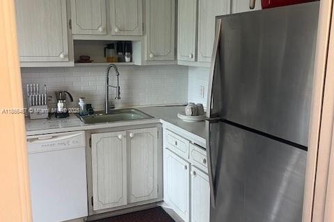 Condo in Pompano Beach, Florida, 1 bedroom  № 1895257 - photo 5