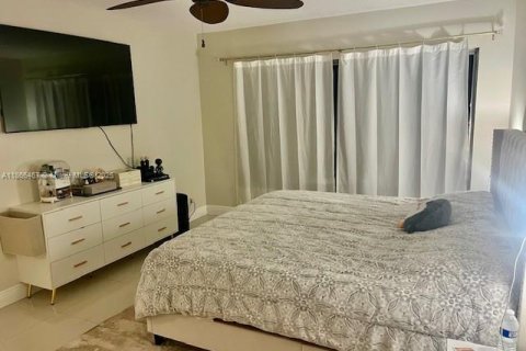 Condo in Pompano Beach, Florida, 1 bedroom  № 1895257 - photo 10