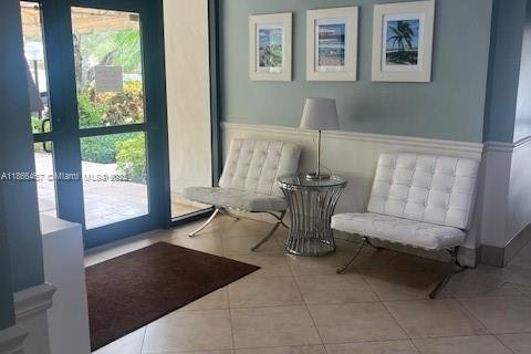 Condo in Pompano Beach, Florida, 1 bedroom  № 1895257 - photo 19