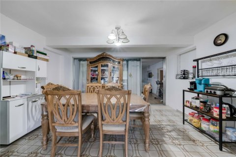 Купить коммерческую недвижимость в Хайалиа, Флорида 404.4м2, № 1887243 - фото 24