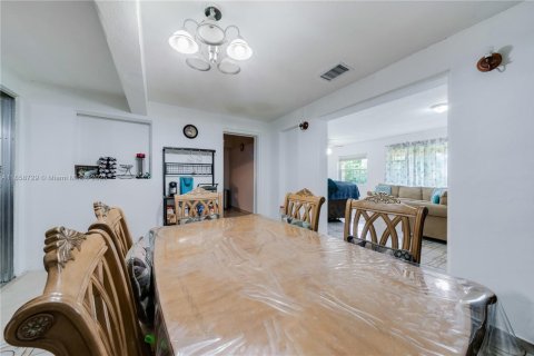 Купить коммерческую недвижимость в Хайалиа, Флорида 404.4м2, № 1887243 - фото 25