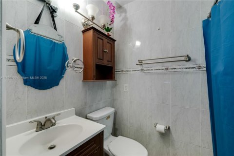 Купить коммерческую недвижимость в Хайалиа, Флорида 404.4м2, № 1887243 - фото 9