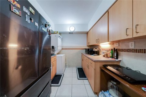 Купить коммерческую недвижимость в Хайалиа, Флорида 404.4м2, № 1887243 - фото 27