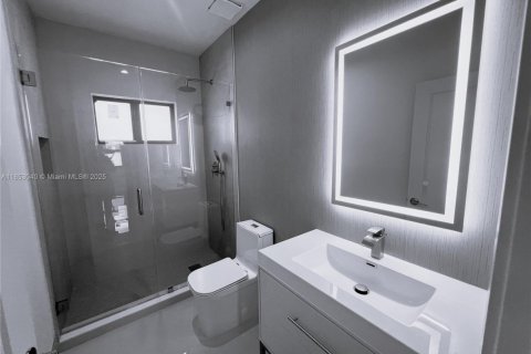 House in Miami, Florida 4 bedrooms, 195.09 sq.m. № 1871300 - photo 16