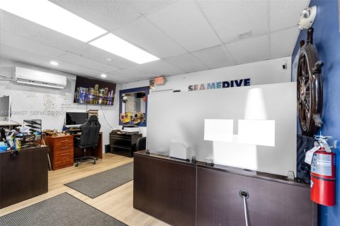 Commercial property in Lauderhill, Florida № 2058683 - photo 15