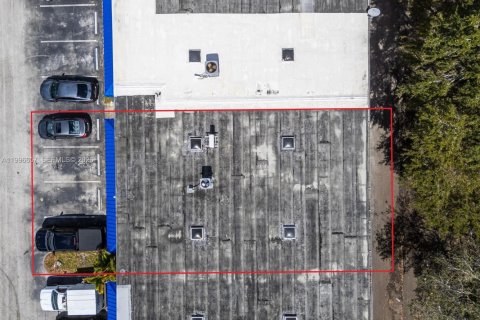 Commercial property in Lauderhill, Florida № 2058683 - photo 18