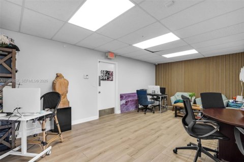 Commercial property in Lauderhill, Florida № 2058683 - photo 9