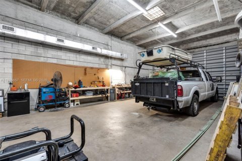 Commercial property in Lauderhill, Florida № 2058683 - photo 4