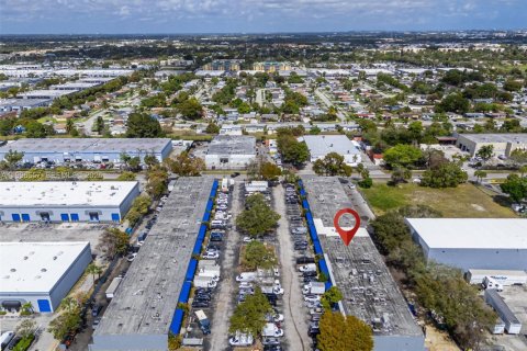 Commercial property in Lauderhill, Florida № 2058683 - photo 20