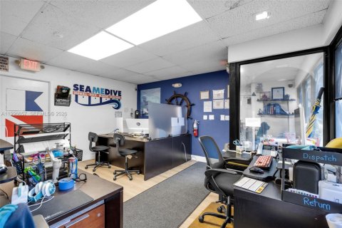 Commercial property in Lauderhill, Florida № 2058683 - photo 14