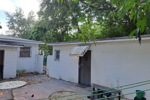 Снять в аренду виллу или дом в Майами, Флорида 3 спальни, 163.69м2, № 2028427 - фото 12