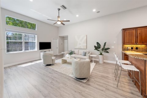 Villa ou maison à louer à Weston, Floride: 5 chambres, 281.22 m2 № 1976754 - photo 8